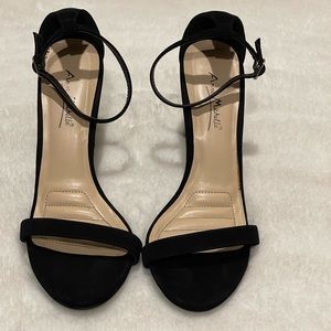 Black Heels Size 7